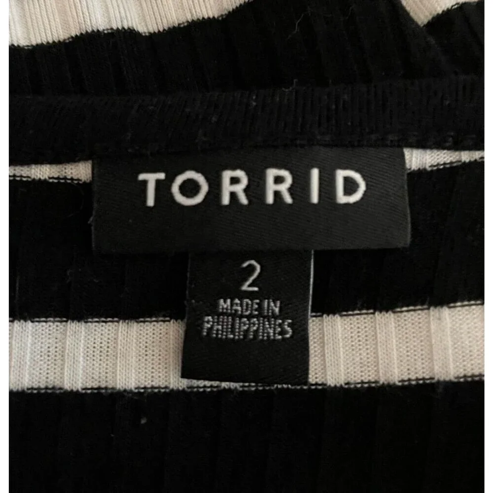 TORRID Womens Knit TOP Short Sleeve BLACK White STRIPE Size 2 (2X 18/20)